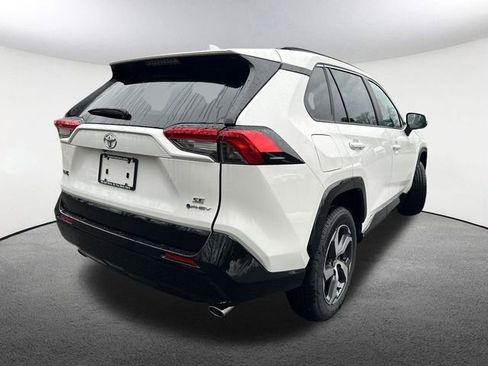 New 2025 Toyota RAV4 SE image 16