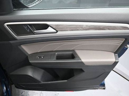 Used 2023 Volkswagen Atlas Cross Sport SE w/ Panoramic Sunroof Package AWD/4WD image 36