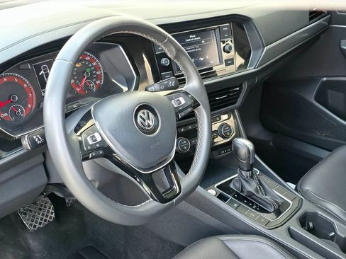 Used 2021 Volkswagen Jetta SE FWD image 9