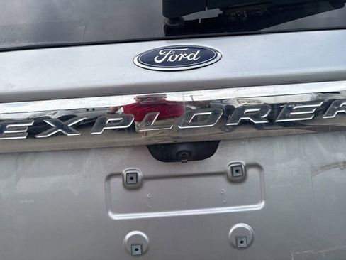 Used 2021 Ford Explorer 4WD image 9
