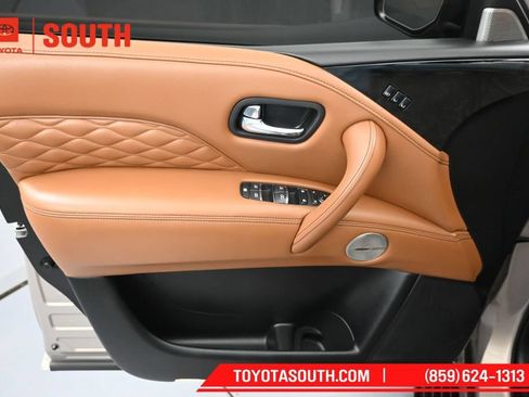 Used 2024 INFINITI QX80 Sensory AWD/4WD image 28