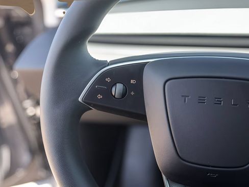 Used 2025 Tesla Model 3 Long Range RWD image 13
