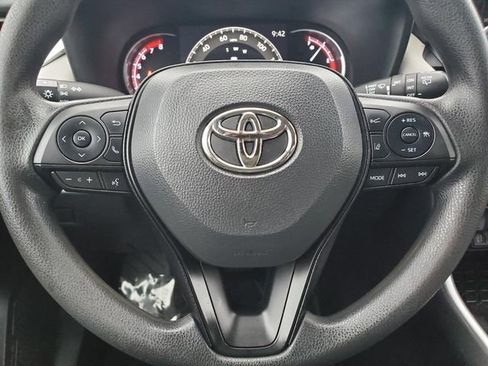 Used 2023 Toyota RAV4 XLE AWD/4WD image 16