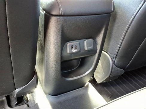 Used 2022 GMC Canyon Elevation w/ Elevation Premium Package AWD/4WD image 15