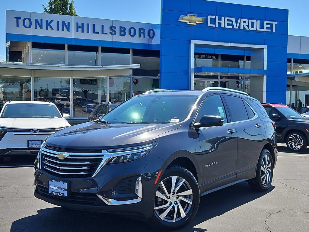Used 2022 Chevrolet Equinox Premier AWD/4WD image 2
