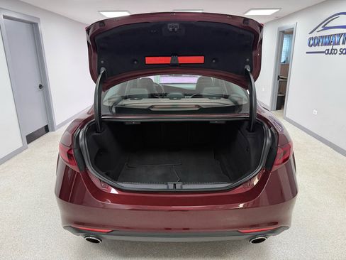 Used 2018 Alfa Romeo Giulia AWD image 35