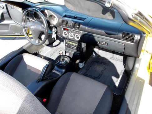 Used 2003 Toyota MR2 image 13