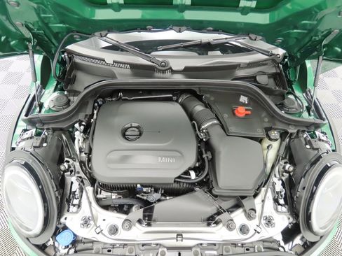 Used 2025 MINI Cooper 4-Door Hardtop image 32