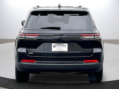 Certified 2023 Jeep Grand Cherokee Altitude image 8