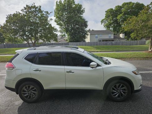 Used 2016 Nissan Rogue SL w/ SL Premium Package FWD image 7