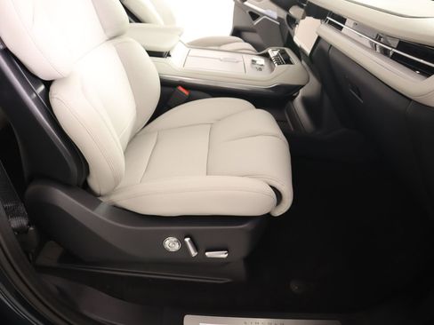 New 2026 Lincoln Navigator Reserve w/ Jet Appearance Package AWD/4WD image 14