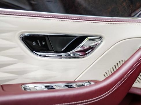 Used 2022 Bentley Flying Spur V8 AWD/4WD image 56