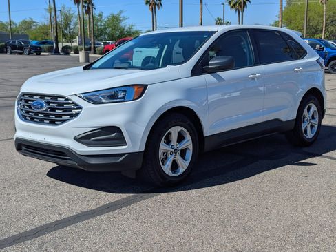 Certified 2020 Ford Edge SE image 5