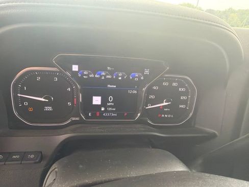 Used 2022 GMC Sierra 3500 Denali w/ Denali Ultimate Package AWD/4WD image 10