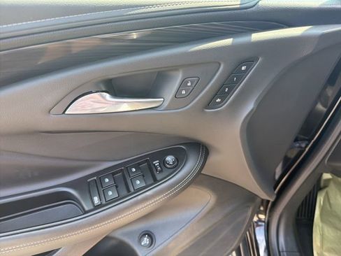 Used 2019 Buick Envision Essence FWD image 24