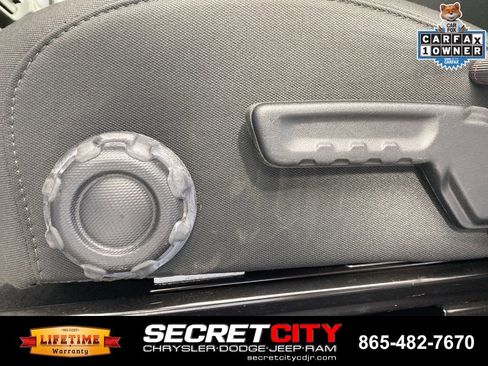 Used 2022 Jeep Wrangler Unlimited Rubicon AWD/4WD image 13
