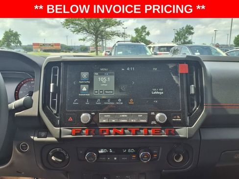New 2025 Nissan Frontier PRO-4X w/ Tow Package image 25