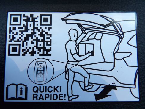 Used 2023 Toyota Highlander Bronze Edition image 31