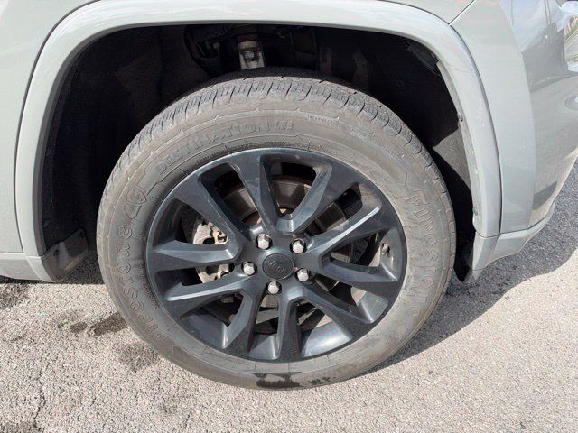 Used 2021 Jeep Grand Cherokee Laredo X AWD/4WD image 9