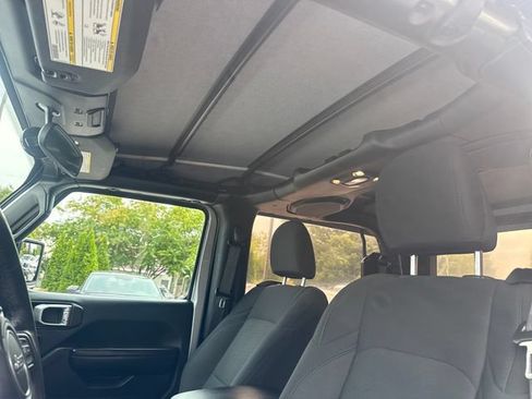 Used 2019 Jeep Wrangler Sport AWD/4WD image 21