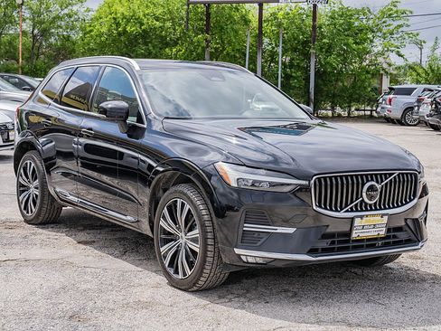 Used 2023 Volvo XC60 B5 Plus w/ Climate Package image 3