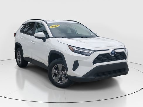 Used 2024 Toyota RAV4 XLE image 2