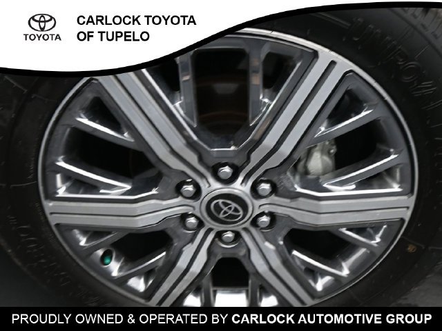 Used 2024 Toyota Sequoia Capstone AWD/4WD image 33