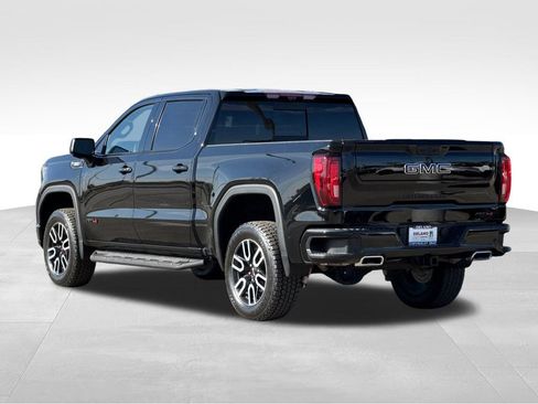 Used 2025 GMC Sierra 1500 AT4 w/ AT4 Premium Package AWD/4WD image 3