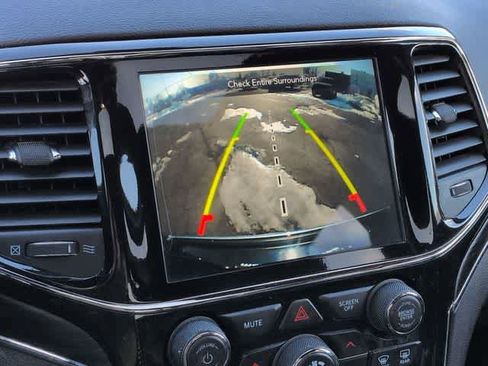 Used 2021 Jeep Grand Cherokee Limited w/ Premium Lighting Group image 30