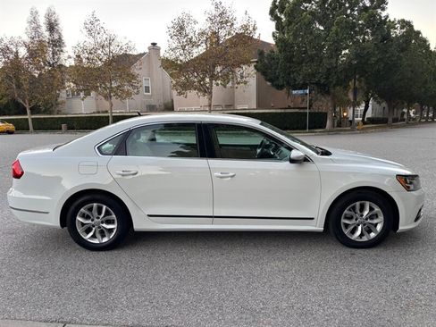 Used 2017 Volkswagen Passat 1.8T S image 6