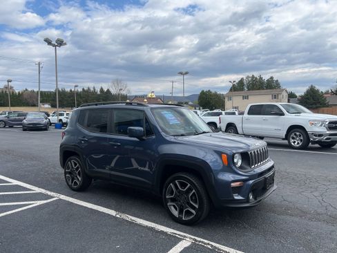 Used 2020 Jeep Renegade Latitude w/ Cold Weather Group image 8