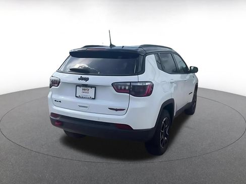 Used 2025 Jeep Compass Trailhawk AWD/4WD image 14