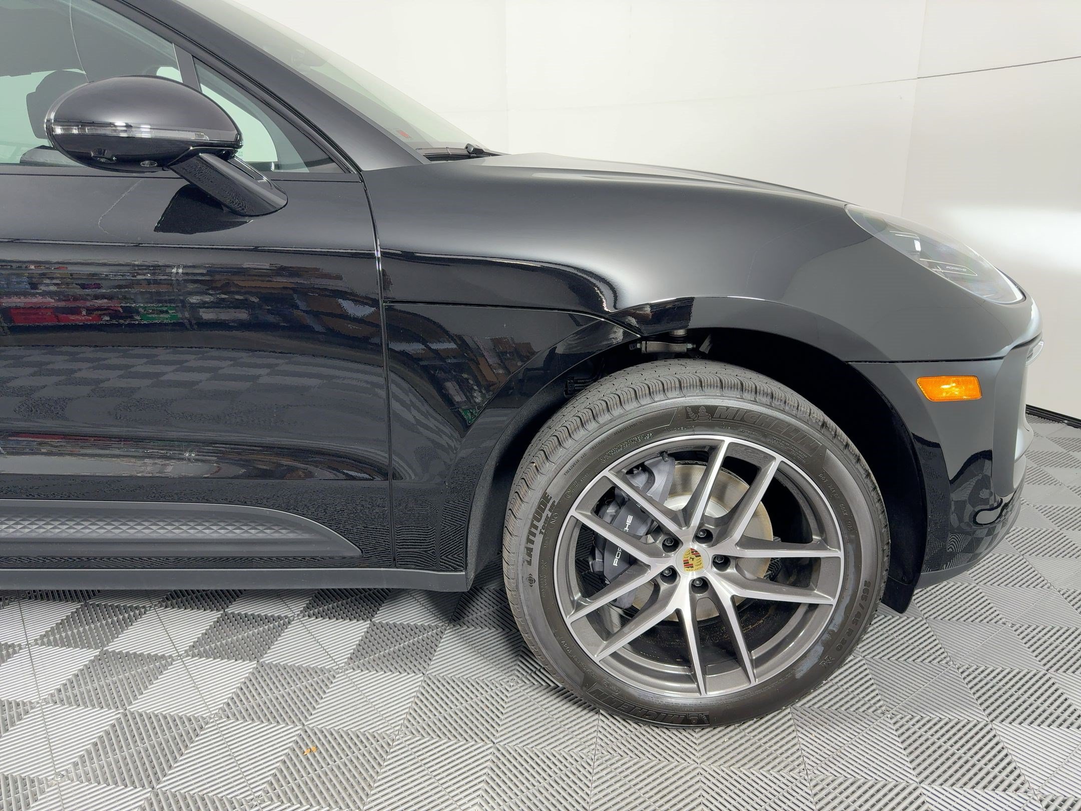 Certified 2026 Porsche Macan AWD/4WD image 12