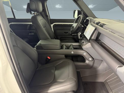 New 2026 Land Rover Defender 110 X-Dynamic SE AWD/4WD image 22