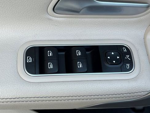 Used 2025 Mercedes-Benz CLA 250 image 12