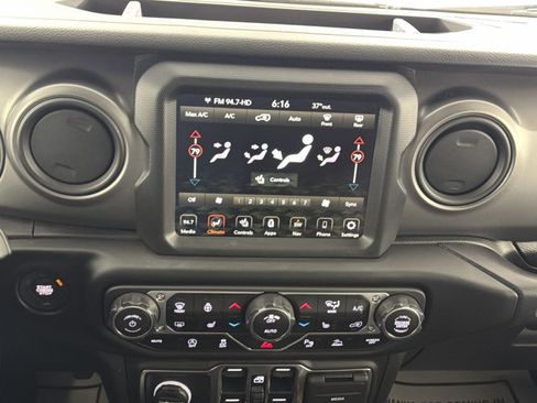 Used 2023 Jeep Wrangler Willys image 21