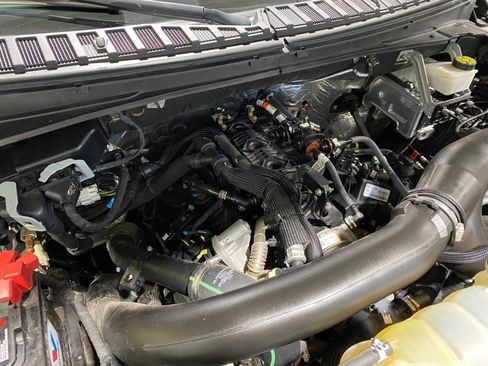 Used 2022 Ford Expedition XLT AWD/4WD image 29