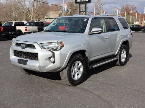 Used 2016 Toyota 4Runner SR5 image 33