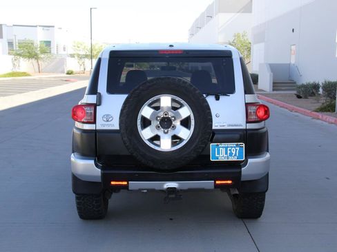 Used 2007 Toyota FJ Cruiser 4WD image 6