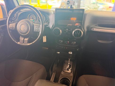 Used 2017 Jeep Wrangler Unlimited Sport AWD/4WD image 36