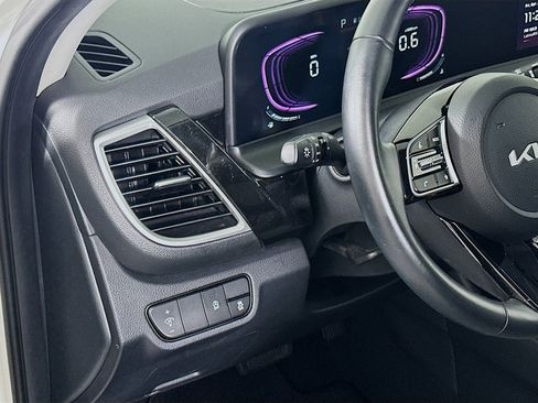 Used 2025 Kia Seltos S FWD image 17