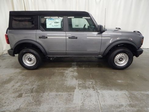 New 2025 Ford Bronco 4-Door image 2