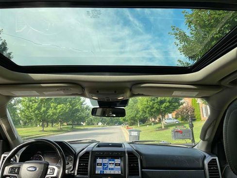 Used 2018 Ford Expedition Max Platinum AWD/4WD image 18