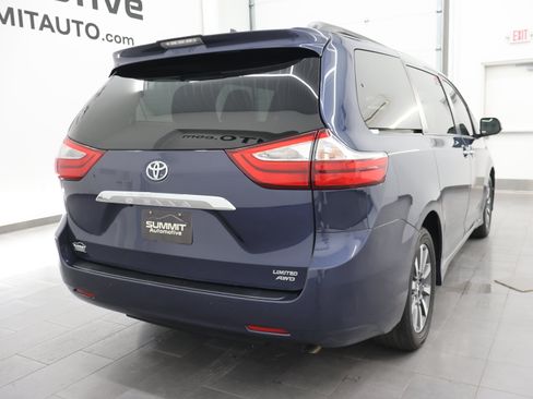 Used 2018 Toyota Sienna Limited Premium AWD/4WD image 5