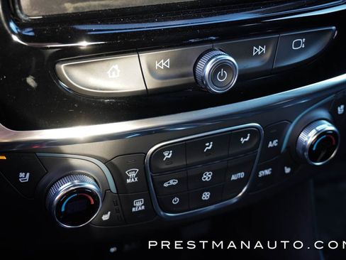 Used 2023 Chevrolet Traverse Premier image 38