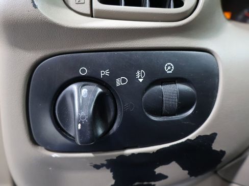 Used 2003 Ford F150 XLT image 26