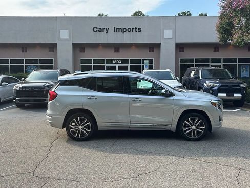 Used 2018 GMC Terrain Denali w/ Advanced Safety Package AWD/4WD image 4