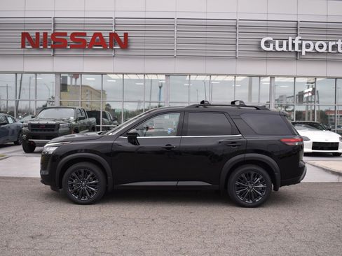 New 2026 Nissan Pathfinder SL w/ SL Premium Package image 3