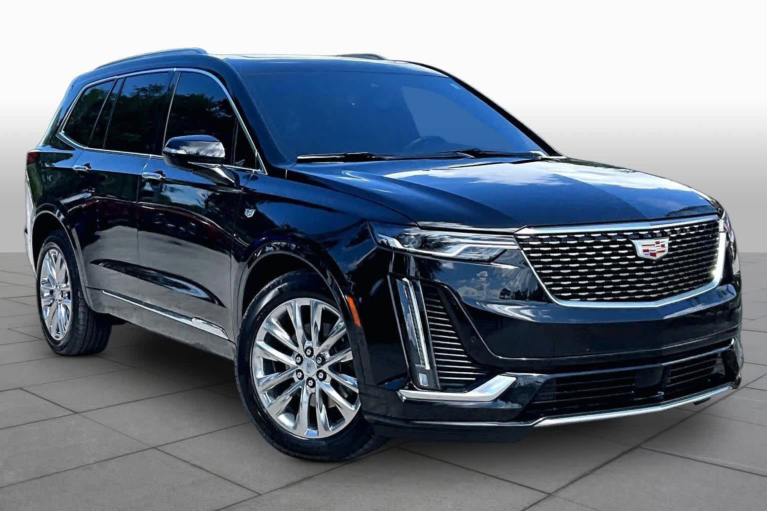 Used 2023 Cadillac XT6 Premium Luxury w/ Technology Package AWD/4WD image 3