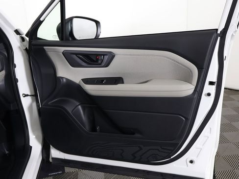 Used 2025 Subaru Forester Premium image 24